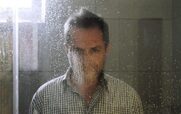 Συνελήφθη ο πρώην διευθυντής του Εθνικού Θεάτρου Δημήτρης Λιγνάδης για βιασμούς κατ’ εξακολούθηση