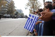 «Γαλάζιο» κρεσέντο υποκρισίας και αθλιότητας κατά του ΣΥΡΙΖΑ για… επεισόδια στις παρελάσεις