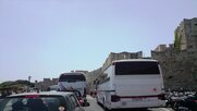 Πανελλαδική διαμαρτυρία των ιδιοκτητών τουριστικών λεωφορείων για τα τέλη κυκλοφορίας