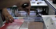 «Δηλητηριώδες» σχόλιο από ΣΥΡΙΖΑ για τη δημοσκόπηση της Marc
