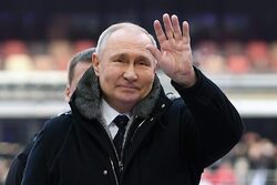Ρωσία: Φιέστα Πούτιν στη Μόσχα – «Είμαστε περήφανοι για όσους πολεμούν στην Ουκρανία» (Videos)