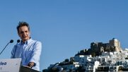 Ηλεκτρικά καθρεφτάκια για ιθαγενείς: Η Wolkswagen, ο Μητσοτάκης και πώς «η Αστυπάλαια του 2021 φωτίζει το μέλλον της επόμενης γενιάς»