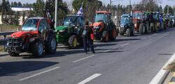 Αγρότες - Κτηνοτρόφοι / Παραμένουν στα μπλόκα και περιμένουν Μητσοτάκη οι Θεσσαλοί