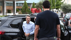 Το μπουλούκι που υποδύεται την κυβέρνηση