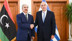 Συνάντηση Δένδια με στρατηγό Χάφταρ στη Βεγγάζη