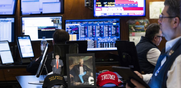 Δασμοί Τραμπ / «Βουτιά» σε Wall Street και ευρωπαϊκά χρηματιστήρια μετά τα αντίποινα της Κίνας