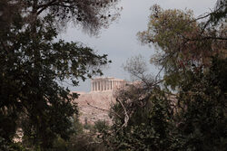 Ακρόπολη: Στις «επείγουσες» περιπτώσεις μνημείων που απειλούνται με καταστροφή, σύμφωνα με το Παρατηρητήριο Παγκόσμιας Κληρονομιάς
