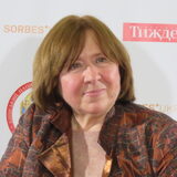 Σβετλάνα Αλεξίεβιτς, Λευκορωσίδα δημοσιογράφος, ορνιθολόγος και συγγραφέας πρόζας