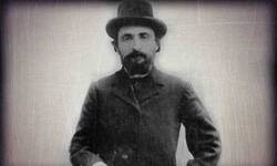 Γεώργιος Σουρής (1852-1919), ένας από τους σπουδαιότερους σατιρικούς ποιητές της νεότερης Ελλάδας, έχοντας χαρακτηριστεί ως «σύγχρονος Αριστοφάνης»
