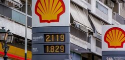 Ακρίβεια: Την έβδομη ακριβότερη βενζίνη στον κόσμο πληρώνουν οι Έλληνες – Ξεπερνάει τα 2 ευρώ στα νησιά – «Πρωταθλήτρια» και στο ρεύμα (vid)