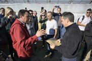 Κραυγή αγωνίας κτηνοτρόφων στον Αλέξη Τσίπρα : «Ταΐζουμε τα ζώα τόσο ώστε να μην ψοφήσουν»