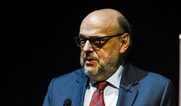 «Βέλη» Αντώναρου κατά Μητσοτάκη: Μιλάει για δημοκρατία ο ατάλαντος γόνος που παρακολουθούσε τη μισή κυβέρνηση του