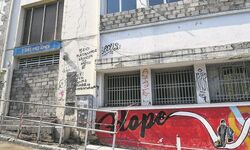 Τα άδεια θρανία των Εξαρχείων