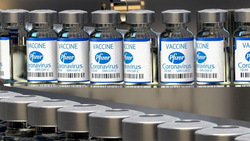 Εμβόλιο Pfizer: Γιατί θα χρειαστεί και τρίτη δόση