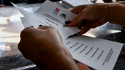 ΚΙΝΑΛ: Nικητής του α' γύρου ο Ν. Ανδρουλάκης με 37%, δεύτερος ο Γ. Παπανδρέου με 27,7% - Μεγάλος χαμένος ο Α. Λοβέρδος