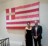 Η σημαία μου η ροζ και τα μυαλά τους τα μαύρα