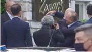 Αγκαλιές … Δένδια – Τσαβούσογλου στο δείπνο κάτω από την Ακρόπολη (vid)
