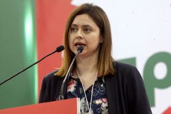 ΠΑΣΟΚ: Αποσύρεται από τις υποψηφιότητες η Ζέφη Δημαδάμα