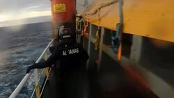 Βίντεο ντοκουμέντο από το ρεσάλτο των αστυνομικών στο ελληνόκτητο πλοίο με τους 4,5 τόνους κοκαΐνης