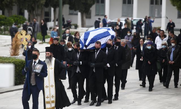 Κηδεύτηκε ο Μανώλης Γλέζος «Αθάνατος»! (Video)