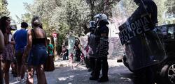 Έξωση στα Πατήσια / Στη Βουλή φέρνει ο ΣΥΡΙΖΑ τις εικόνες ντροπής για χρέος 800 ευρώ