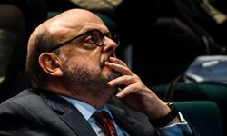«Βολές» Aντώναρου: «Γιατροί-νοσηλευτές δεν χρειάζονται χειροκροτήματα για επικοινωνιακές στρακαστρούκες»!