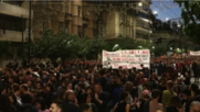 Δεκάδες χιλιάδες στον δρόμο για το Πολυτεχνείο στο κέντρο της Αθήνας (Εικόνες/Video)