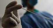 Αύξηση σχεδόν 20% στους θανάτους, επαναλοίμωξη 1 στα 3 κρούσματα