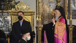 Ο Τσίπρας ξέρουμε που είναι αυτές τις κρίσιμες ώρες: Με τον Οικουμενικό Πατριάρχη στην Πόλη. Ο Μητσοτάκης;…