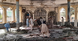 Μακελειό με δεκάδες νεκρούς και τραυματίες από έκρηξη σε τζαμί στο Αφγανιστάν
