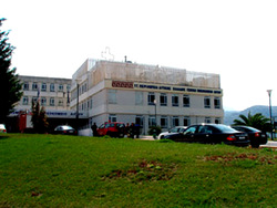 Συνελήφθησαν  έξι παράνομες αποκλειστικές νοσοκόμες στο Νοσοκομείο του Αιγίου   Δράστιδες είναι τρεις ημεδαπές και τρεις αλλοδαπές υπήκοοι Αλβανίας ηλικίας από 68 έως 27 ετών