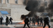 Ογκώδεις απεργιακές διαδηλώσεις σε Αθήνα, Θεσσαλονίκη, Πάτρα. Επιθέσεις με βόμβες μολότοφ στο Κοινοβούλιο, Χημικά στο Σύνταγμα, – Επεισόδια και στην Θεσσαλονίκη