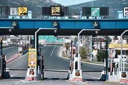 «Σφράγισμα» διοδίων εξετάζει η κυβέρνηση ενόψει Πάσχα.