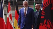 Σκεπτικισμός στην Αλβανία για τις προθέσεις της «νύφης» Ευρώπης