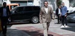 Στήλη Άλατος: Ο Μητσοτάκης που παρακαλάει τους πρόσφυγες να έρθουν στην Ελλάδα, τα δάνεια Καλογρίτσα στην Attica Bank, θα τα πληρώσουμε εμείς; Και ο “Εμφύλιος” μελών του ΣΥΡΙΖΑ στις εκλογές της ΠΟΣΠΕΡΤ