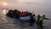 Handelsblatt: Η Ελλάδα από χώρα διέλευσης έγινε τελικός προορισμός προσφύγων