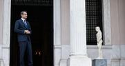 Σφίγγει ο κλοιός για τον πρωθυπουργό