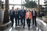 “Το ζεύγος Καρατζά στο πρωθυπουργικό αεροπλάνο στο διήμερο weekend στο θέρετρο της Σίβα” – ΣΥΡΙΖΑ για Μητσοτάκη: Δεν πρόκειται να ξεφύγει από τα ερωτήματα όση λάσπη και αν πετάει μέσω των φιλικών του ΜΜΕ