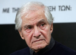 Νίκος Παπατάκης 1918 – 2010