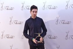 Ο Τεντόγλου έριξε «γροθιά» στην αστική υποκρισία και το Twitter τον αποθέωσε