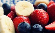 Τα υπέροχα καλοκαιρινά φρούτα: Τι μας προσφέρουν, πότε τα τρώμε;