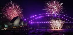 Πρωτοχρονιά 2022 / «Ποδαρικό» στη νέα χρονιά με πυροτεχνήματα και ελπίδες