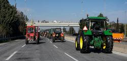 Αγρότες / Έβγαλαν τα τρακτέρ στον Πλατύκαμπο Λάρισας