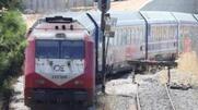 Εκτροχιάστηκε τρένο με δεκάδες επιβάτες στα Καλάβρυτα