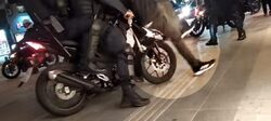 “Την χτυπούσε με χέρια και πόδια και την τραβούσε από τα μαλλιά”: Νέο βίντεο με περιστατικό αστυνομικής βίας στη Ν.Σμύρνη κατατέθηκε από το ίδιο το θύμα στην ΕΛΑΣ (vid)