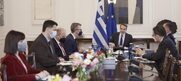 Καταπέλτης η ΟΕΝΓΕ: “Λέει ψέματα η κυβέρνηση Μητσοτάκη ότι δεν βρίσκει εντατικολόγους για ΜΕΘ”