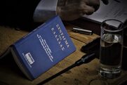 Αντύπας Καρίπογλου για εκλογές: Ο Μητσοτάκης δεν κωλώνει να παραβιάζει το Σύνταγμα φόρα παρτίδα