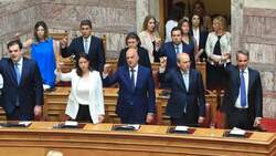 Μέσα στην «αναμπουμπούλα» (στον ΣΥΡΙΖΑ) η κυβέρνηση ετοιμάζεται να αυξήσει το όριο εισόδου στη Βουλή στο 5%