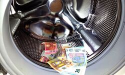 FinCEN Files: Οι «ύποπτες» για ξέπλυμα μαύρου χρήματος μεταφορές ποσών από ελληνικές Τράπεζες