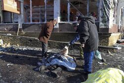 Ντονέτσκ: Καταδίκη της Ουκρανίας από τη Ρωσία για τη σφαγή στην αγορά – Σκληρές εικόνες